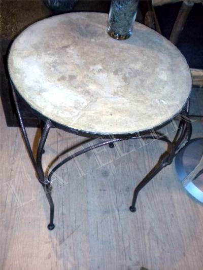 Petite table fer forgé et béton ciré